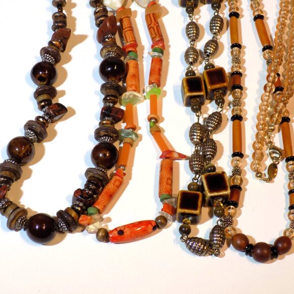 Lot 13 Vintage Bohemian Necklaces Bundle. Wood Glass Ceramic Shell Semi-Precious - Picture 8 of 13